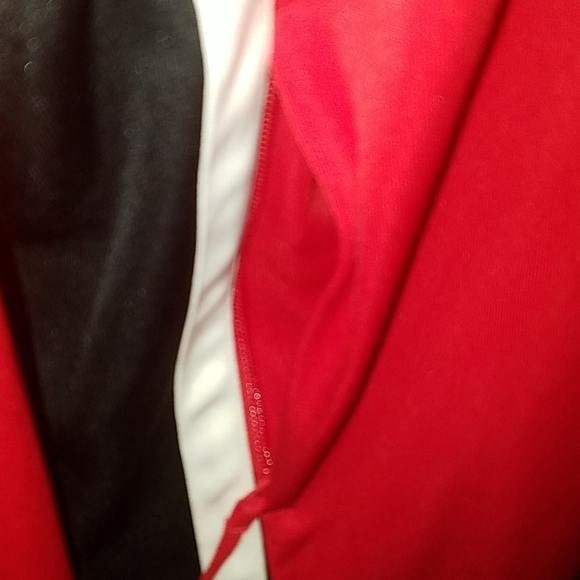 NWT Nike Air jacket in Red w/ Design on the Back - Picture 9 of 11